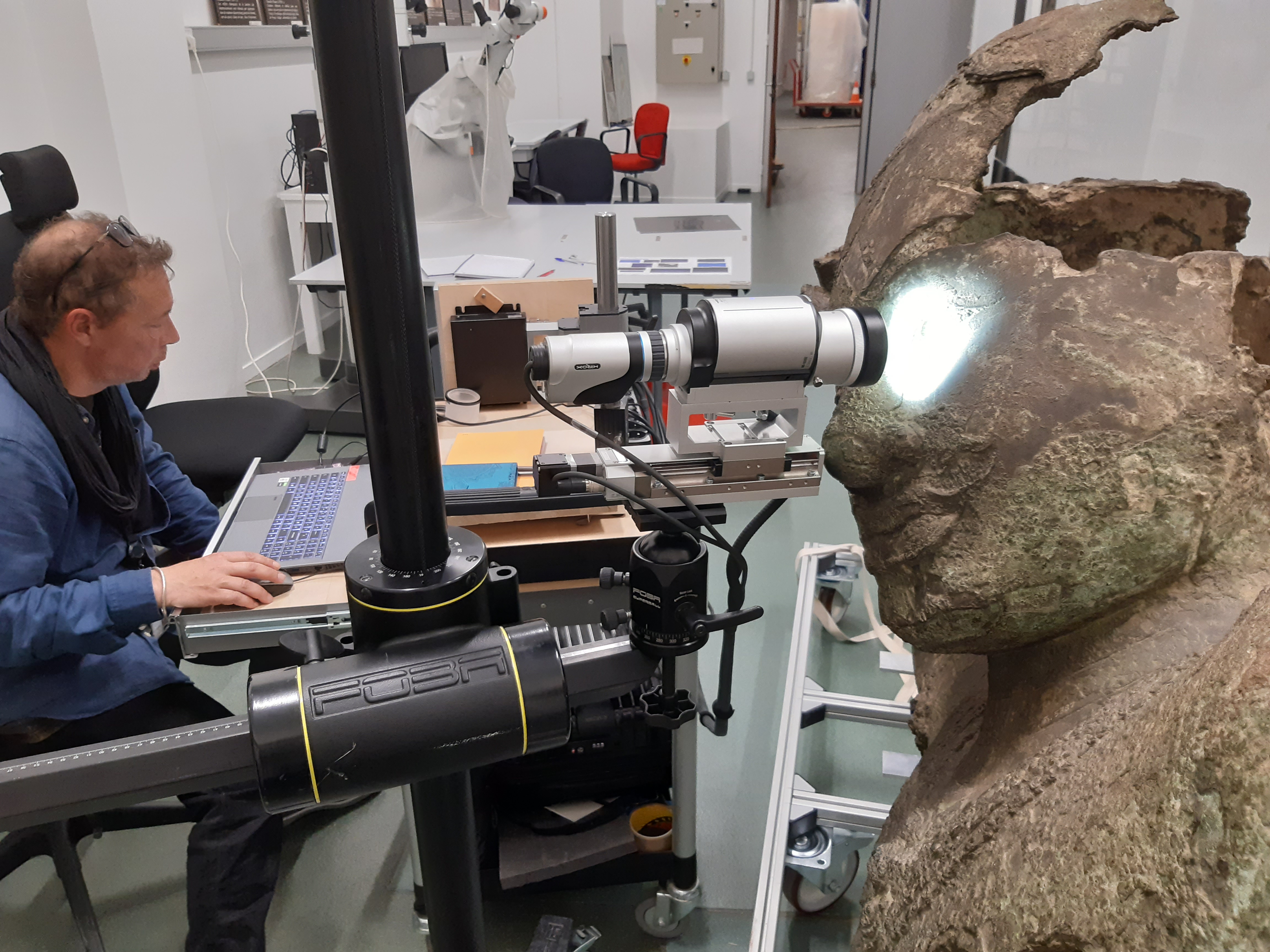 Analyse HIROX au C2RMF