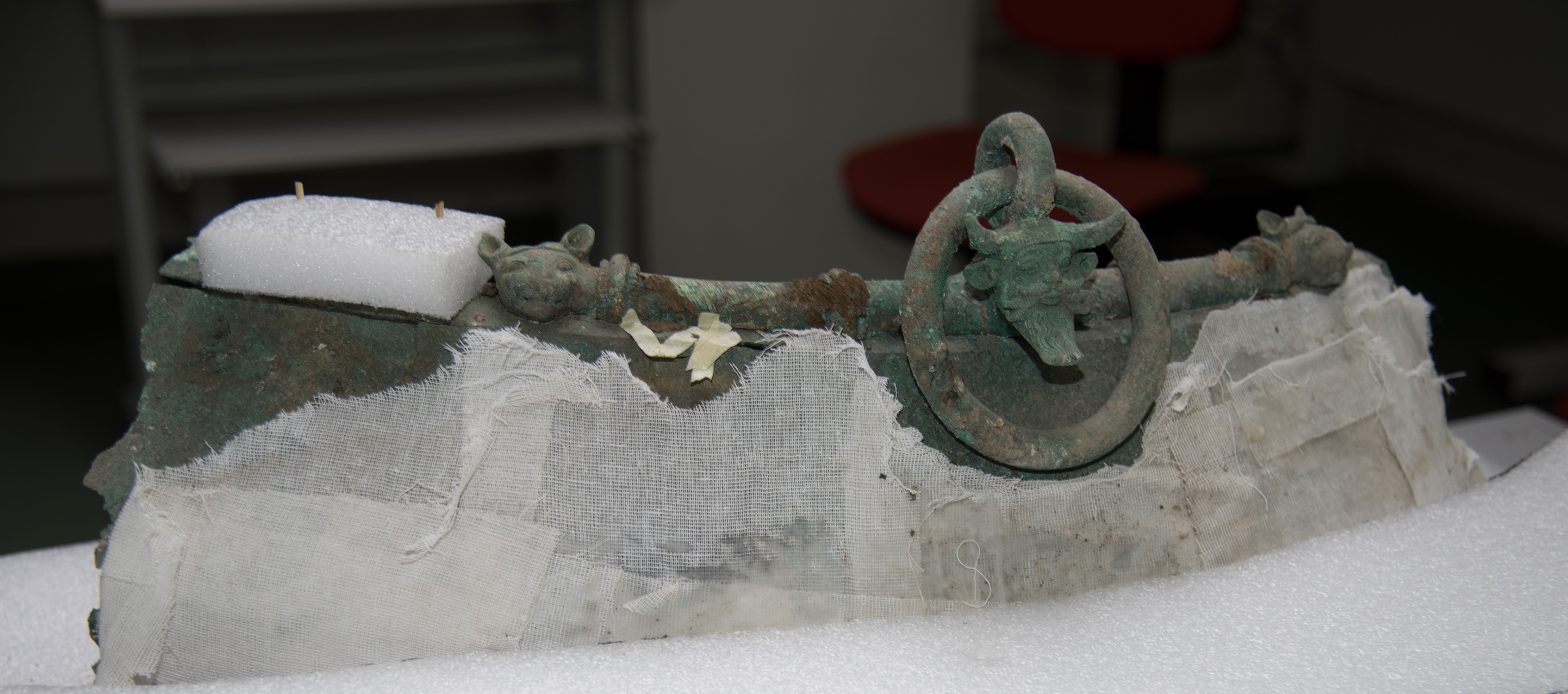 Chaudron avant restauration, présente de nombreuses marques de corrosion et semble fragile