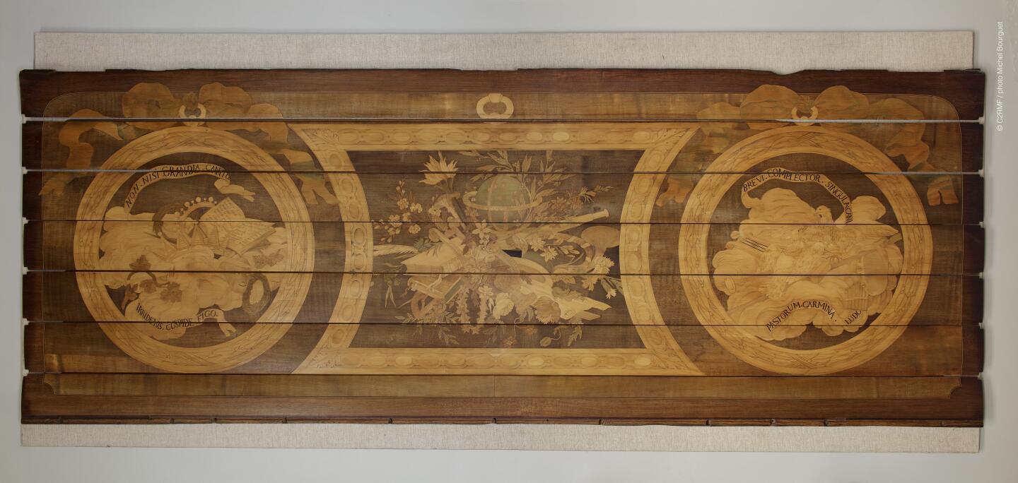 marquetterie_bureau_louis_xv