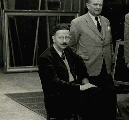Lucien Aubert, alors membre de l'atelier de restauration du Louvre en 1949