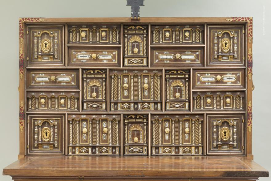 abattant ouvert, partie haute, face, après restauration, Michel Bourguet.jpg