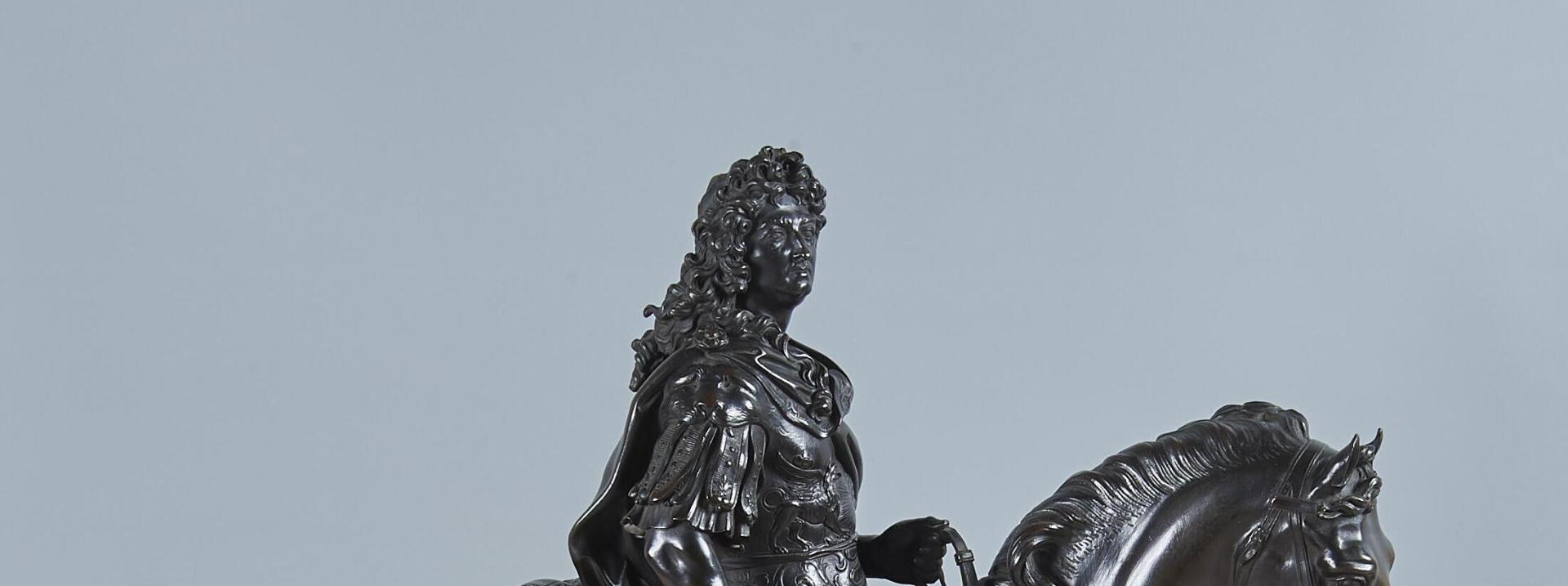 statue équestre de Louis XIV avant restauration
